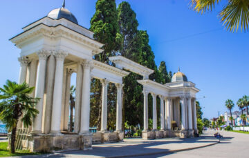 Вы сейчас просматриваете Топ 20 достопримечательностей Сухума и окрестностей в Абхазии