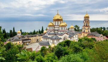 You are currently viewing Топ 10 святых мест в Абхазии — православные церкви, храмы и монастыри