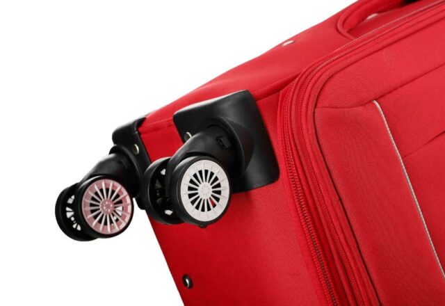 Лучшие чемоданы на колесах по надежности: рейтинг 2025, цена и качество ...