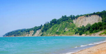 Лучшие пляжи Гудауты в Абхазии в 2023 году