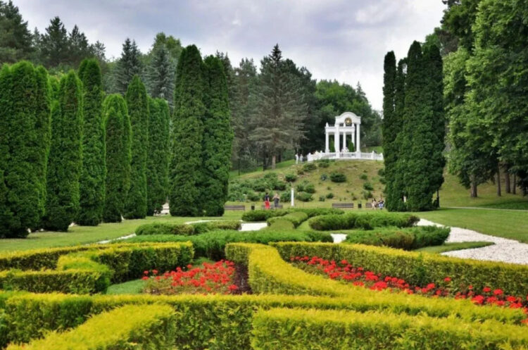 Долина Роз в парке Кисловодска