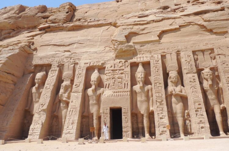 Храм возлюбленной Рамзеса II Нефертари