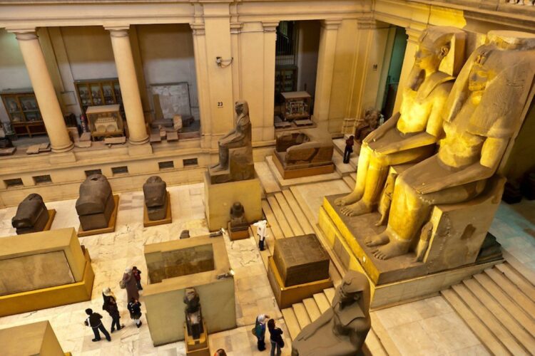 Первый этаж Каирского музея в Египте