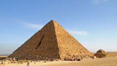 пирамида Микерина в Египте