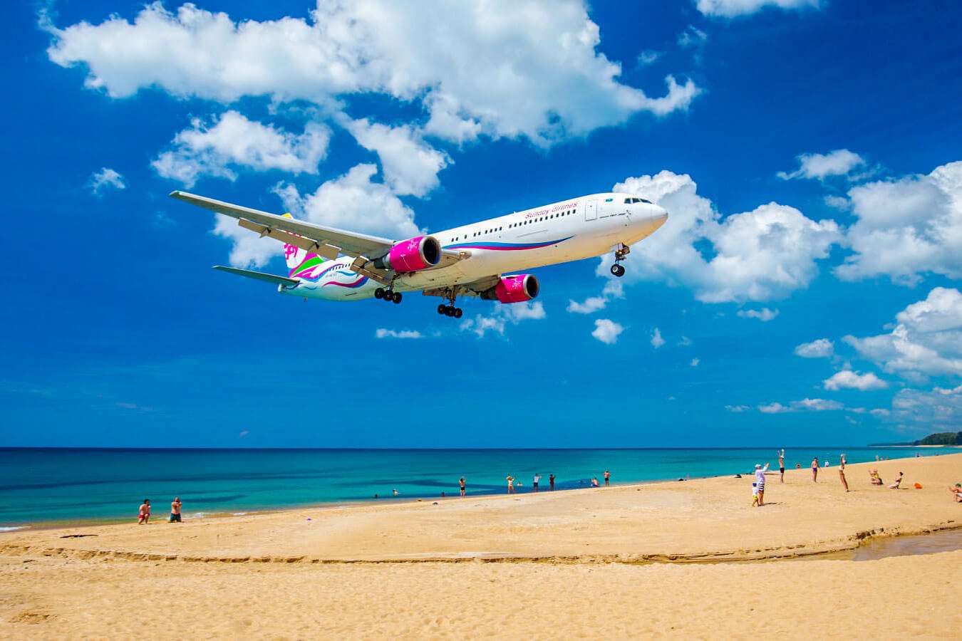 Самолет и пляж