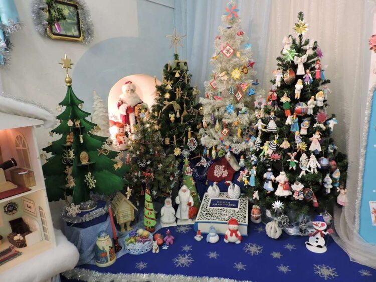 Экспозиция музея новогодней и рождественской игрушки в Великом Устюге