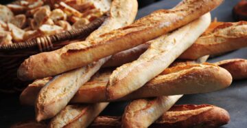 Французскому багету воздали должное: знаменитый хрустящий хлеб внесли в список ЮНЕСКО