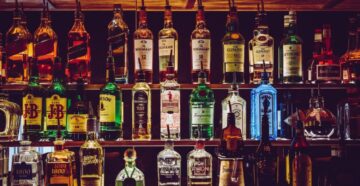Алкоголь станет дешевле: в Дубае отменили 30% налог на спиртное для привлечения туристов