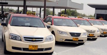 Передвигаться стало дешевле: в Дубае снизились тарифы на городское такси, включая лимузины