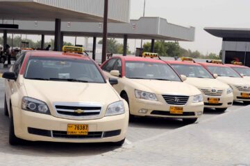 Вы сейчас просматриваете Передвигаться стало дешевле: в Дубае снизились тарифы на городское такси, включая лимузины