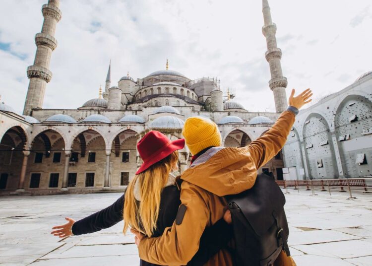Туристы в Турции в феврале