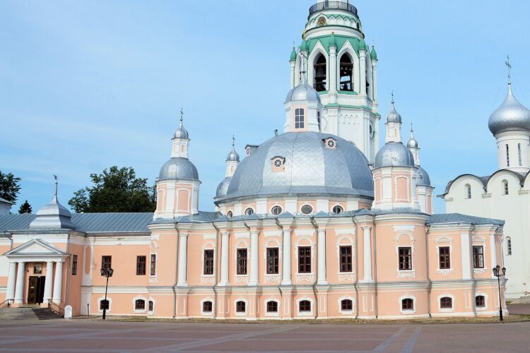 Воскресенский собор в Вологде стоит посетить в рамках экскурсии