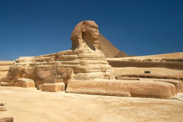 Вы сейчас просматриваете Большой сфинкс в Египте — вечный страж пирамид Гизы