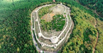 Крепость Айдос в районе Стамбула открылась для туристов после 12 лет реставрации
