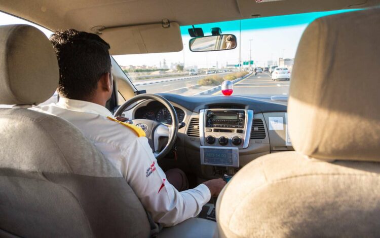 Таксист в Дубае
