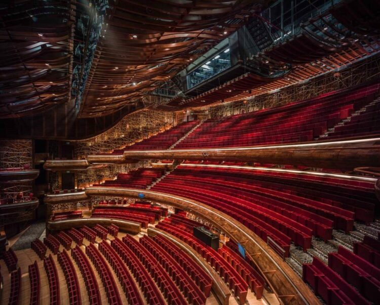 Зал Дубайской оперы