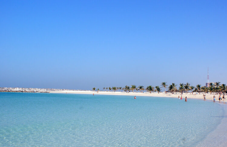 Пляж Аль-Мамзар