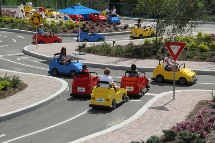 Автошкола в парке Legoland