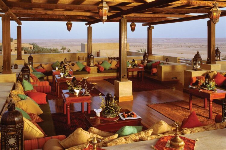 Ресторан в пустыне Дубая