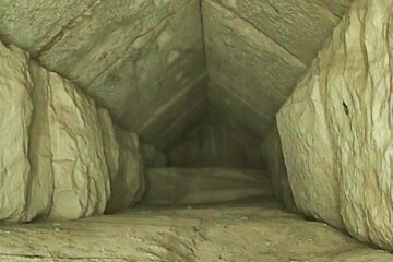 Вы сейчас просматриваете В пирамиде Хеопса обнаружен секретный коридор, где не ступала нога человека более 4000 лет