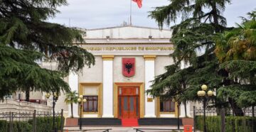 Албания отменила в 2023 году для граждан России традиционный летний безвизовый режим