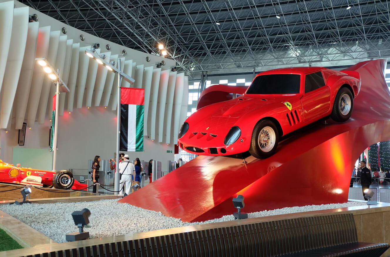 Парк Ferrari World в Абу-Даби: цена билета в 2024 году, аттракционы, где  находится на карте, как добраться, часы работы, фото и описание