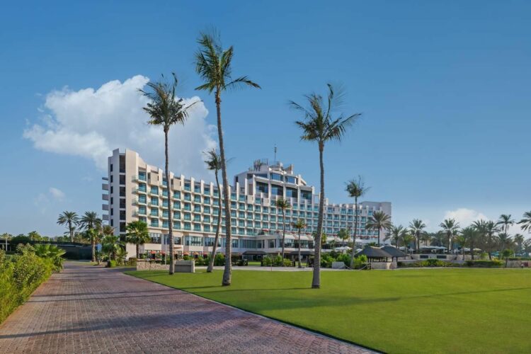 Отель JA Beach Hotel