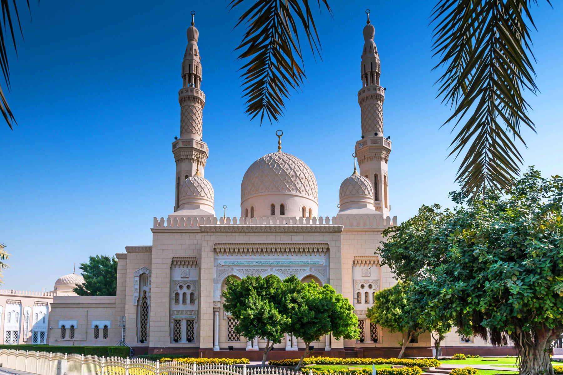 Мечеть Джумейра в Дубае фото