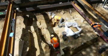 Из глубины веков: древний некрополь обнаружен в центре Парижа во время строительных работ