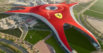 Парк Ferrari World в Абу-Даби