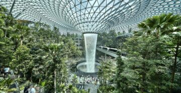 Познавательная пересадка: Сингапур возобновил бесплатные экскурсии для транзитных пассажиров