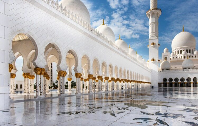 Колонны в мечети шейха Зайда