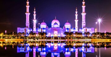 Мечеть шейха Зайда в Абу-Даби — самая большая мечеть в ОАЭ
