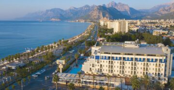 Отдых в Турции стал доступнее: цены на номера во многих курортных отелях страны резко снизились