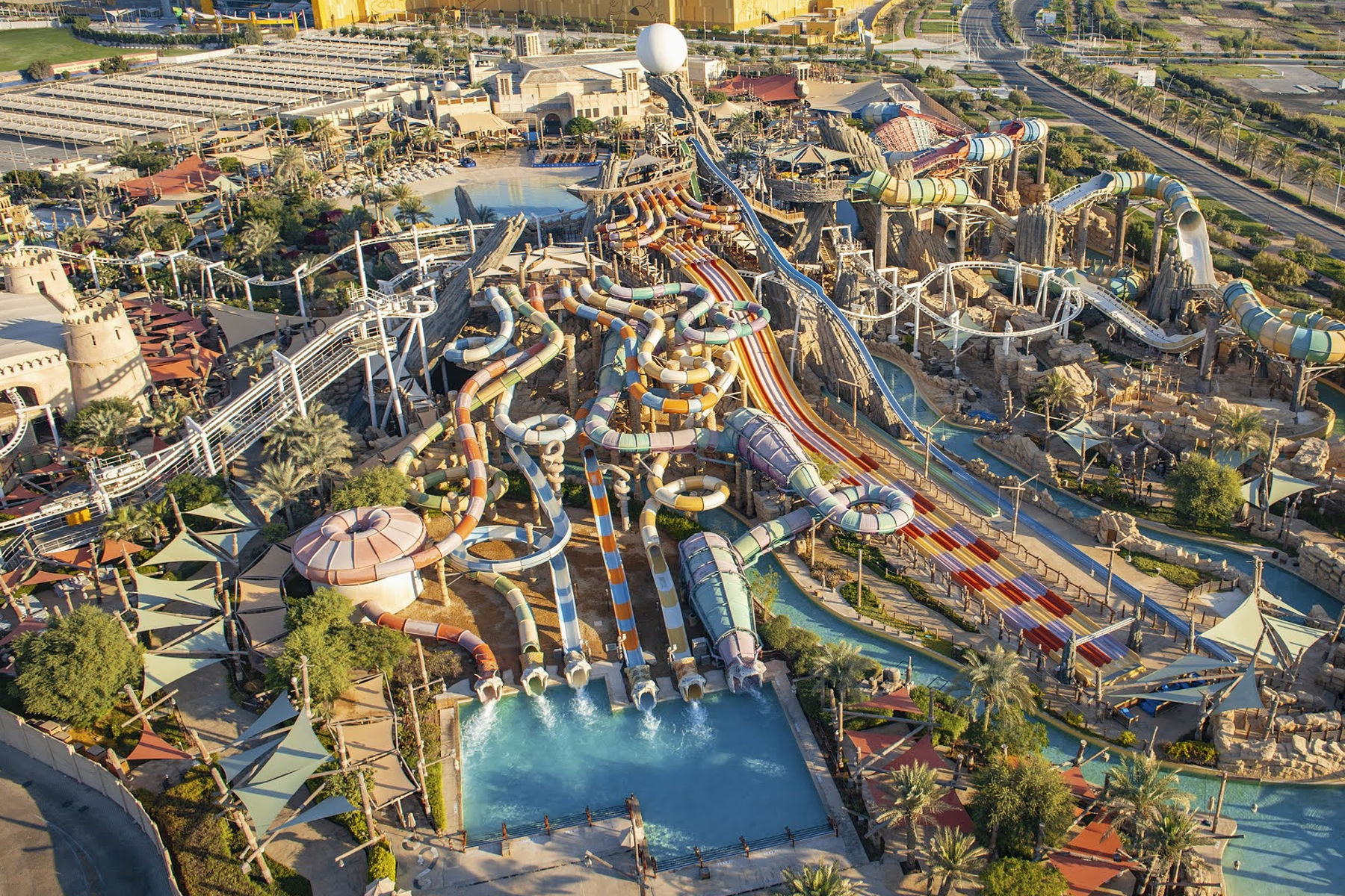 Yas Waterworld — аквапарк в Абу-Даби, ОАЭ: фото, отзывы и цены