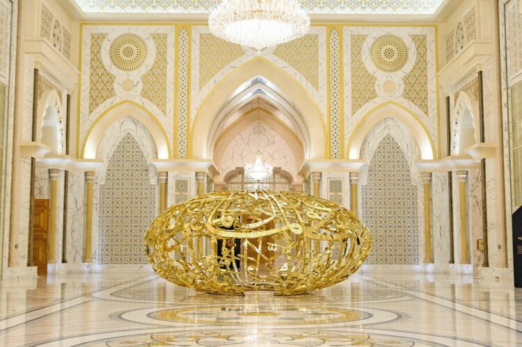 Золотое яйцо в президентском дворце Абу-Даби