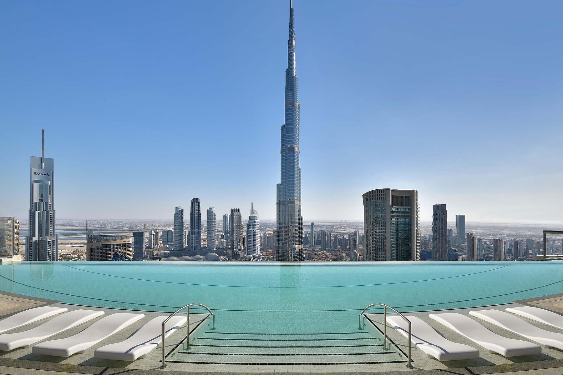 Отель в бурдж халифа дубай. Address Sky view 5 Дубай. Смотровая Скайвью Дубай. Отель address Sky view в Дубае. ОАЭ Бурдж Халифа.