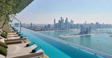 Aura Skypool в Дубае — панорамный бассейн с охватом 360 градусов