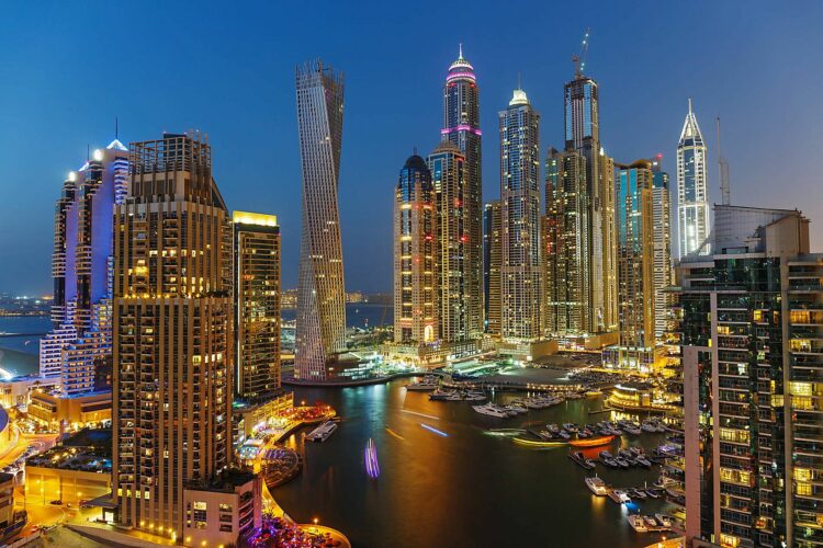 Экскурсия по ночному Дубаю с ужином на арабской лодке