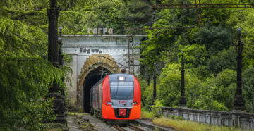 В Абхазию на «Ласточке»: современные скоростные поезда запустили по маршруту Сочи — Гагра