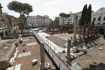 Вы сейчас просматриваете Погружение в историю: в Риме открыли для туристов вероятное место убийства Юлия Цезаря