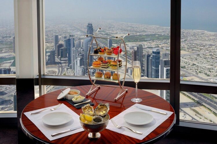Ресторан At.Mosphere в башне Бурдж-Халифа в Дубае