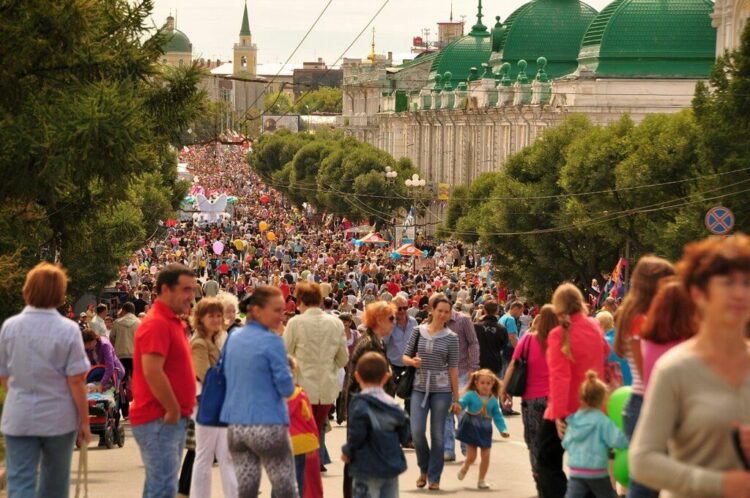 Туристы на день города в Омске