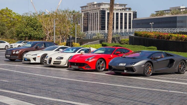 В Дубае широкий выбор автомобилей предлагаемых в аренду