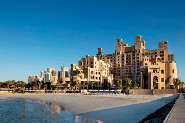 Пляж отеля Sheraton Sharjah Beach Resort