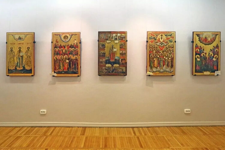 Иконы в музее ИЗО Екатеринбурга 