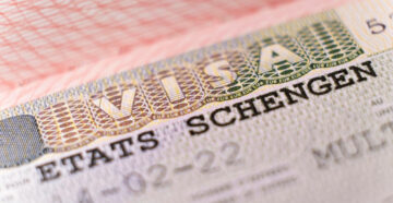 Цена всё выше и выше: шенгенская виза в очередной раз значительно подорожает в июне 2024 года