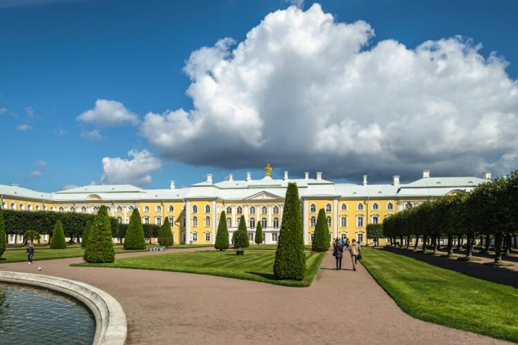 Прогулка по Верхнему саду в Петергофе