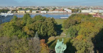 Александровский сад в Санкт-Петербурге