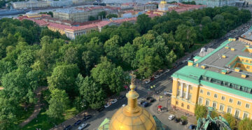 Александровский сад в Санкт-Петербурге